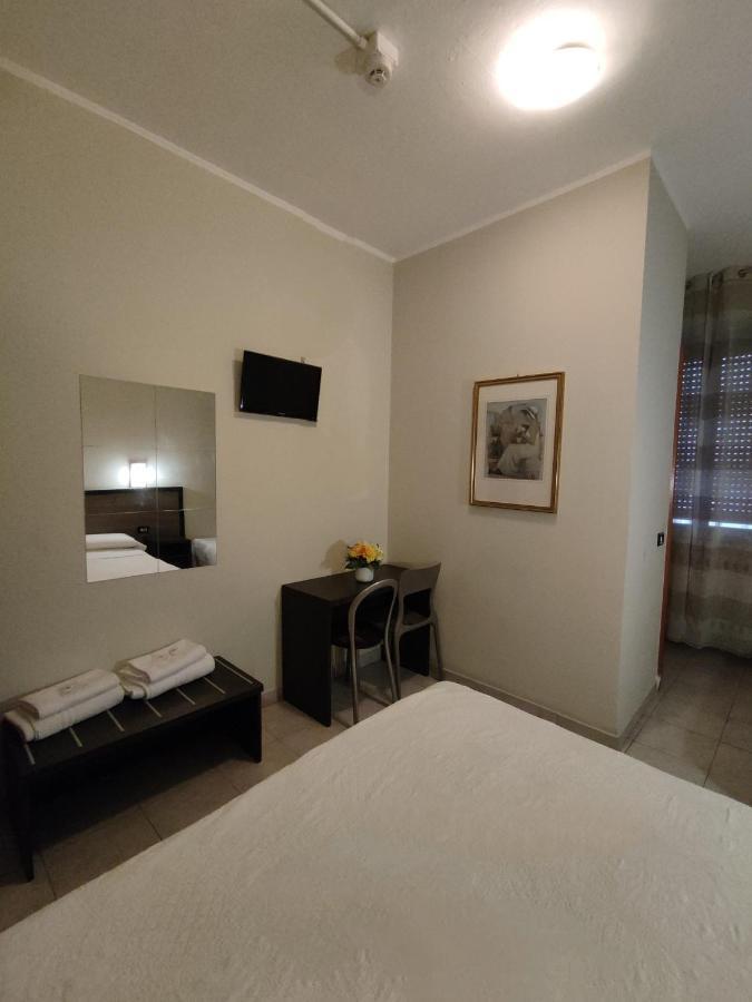 Hotel Salus Милан Экстерьер фото