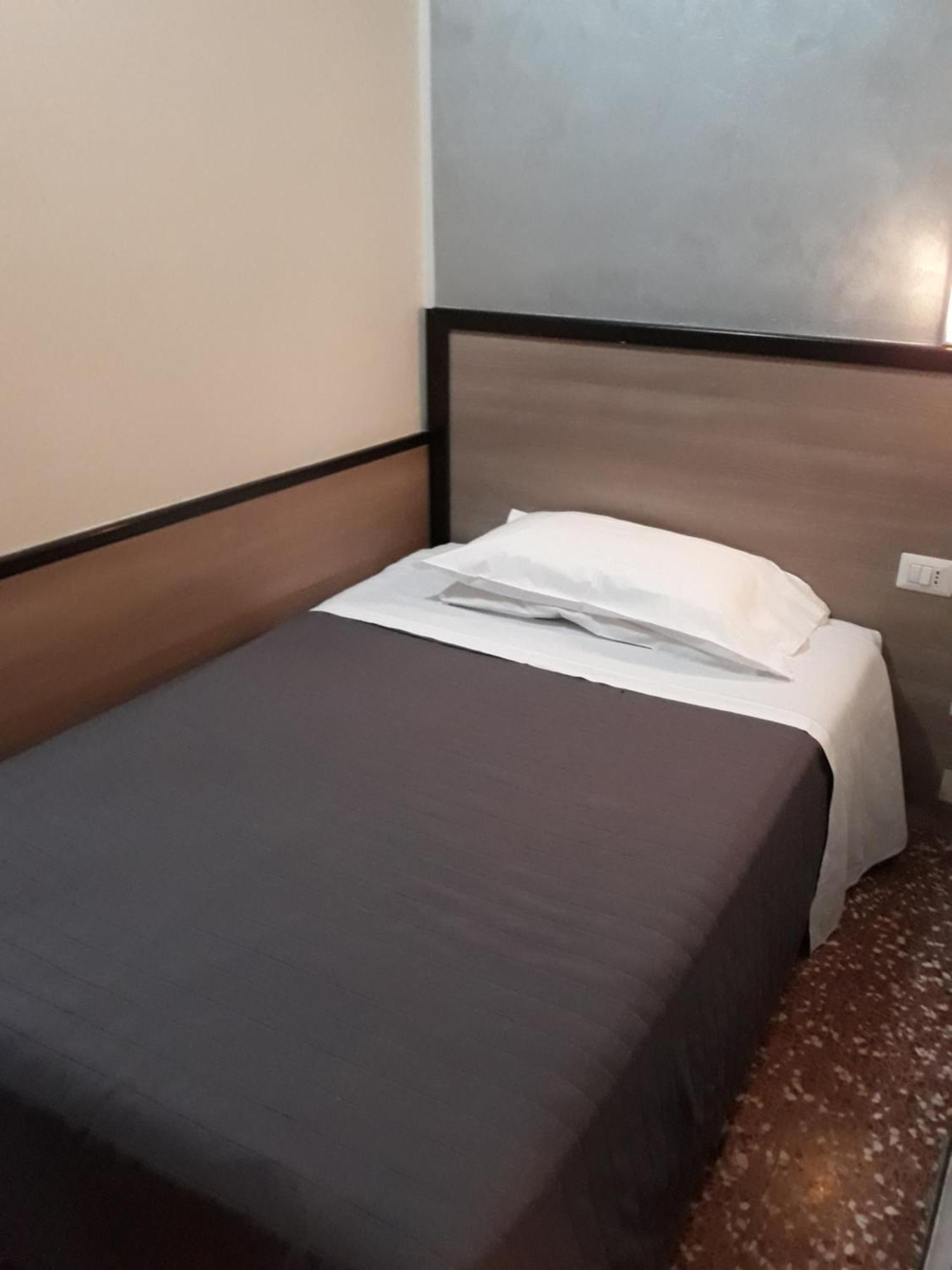 Hotel Salus Милан Экстерьер фото