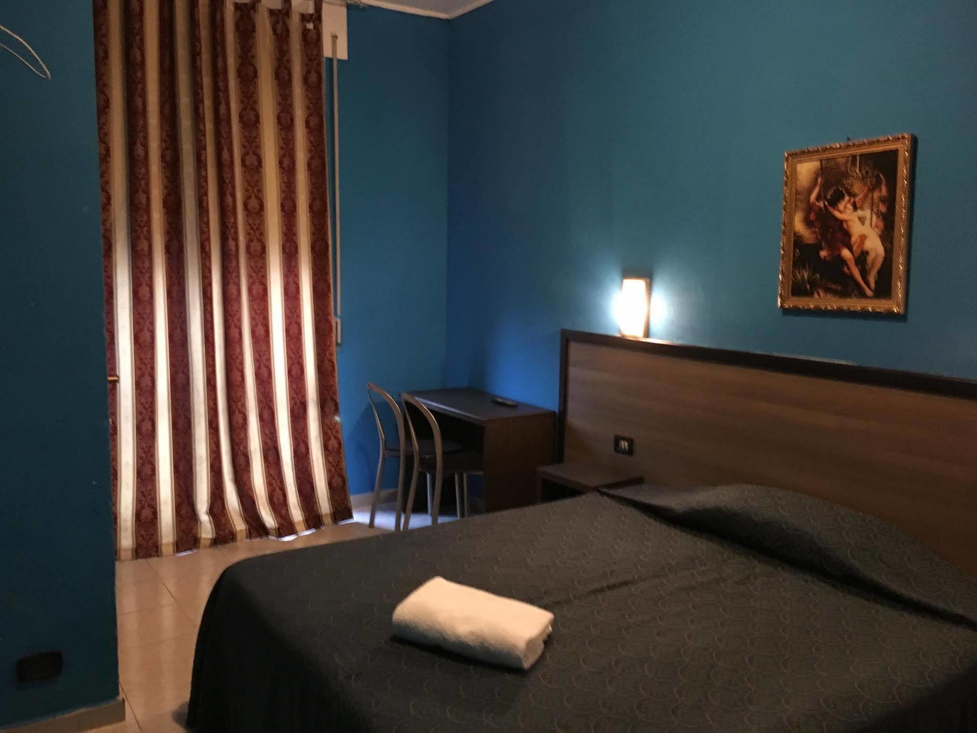 Hotel Salus Милан Экстерьер фото
