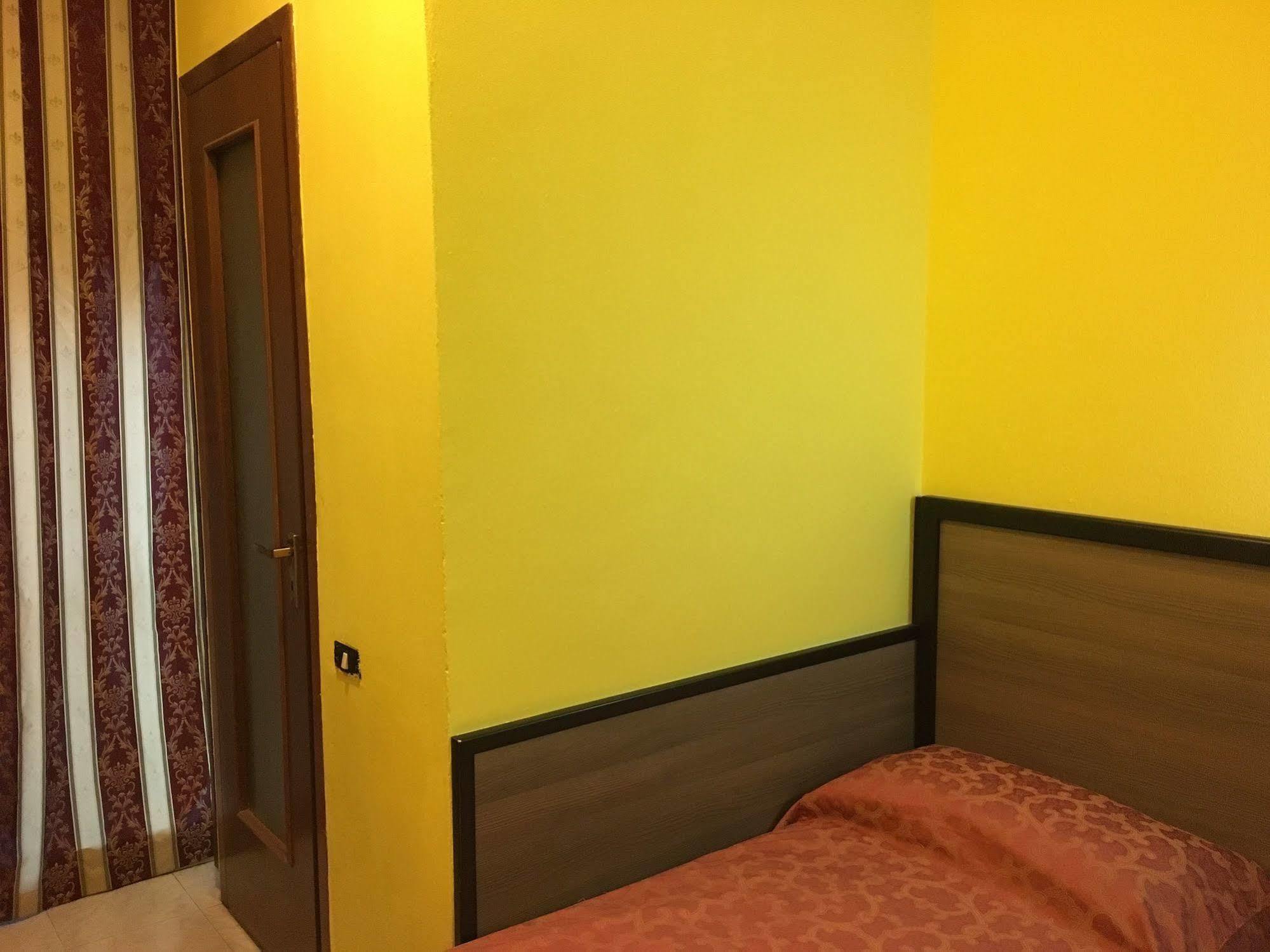 Hotel Salus Милан Экстерьер фото