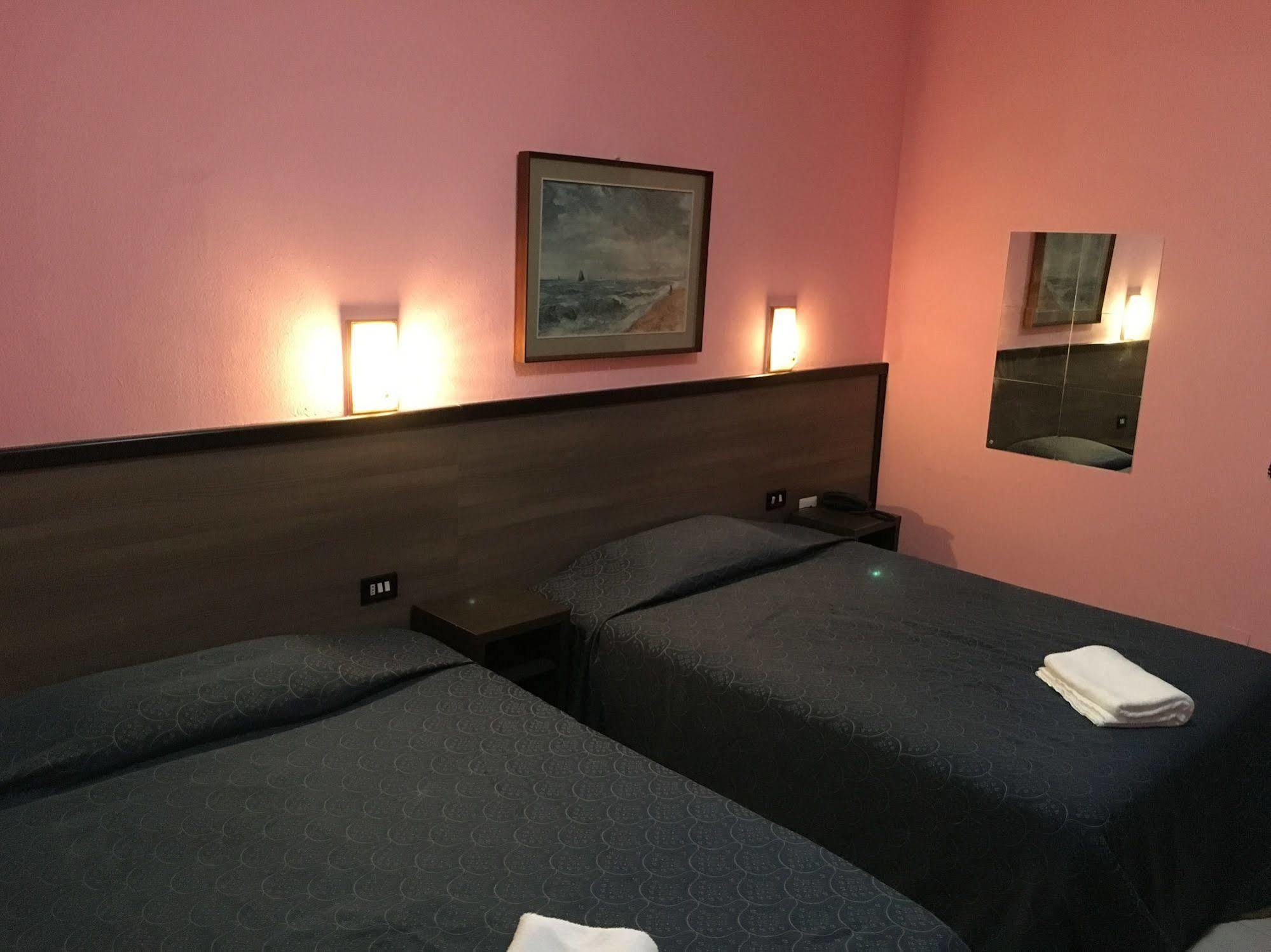 Hotel Salus Милан Экстерьер фото